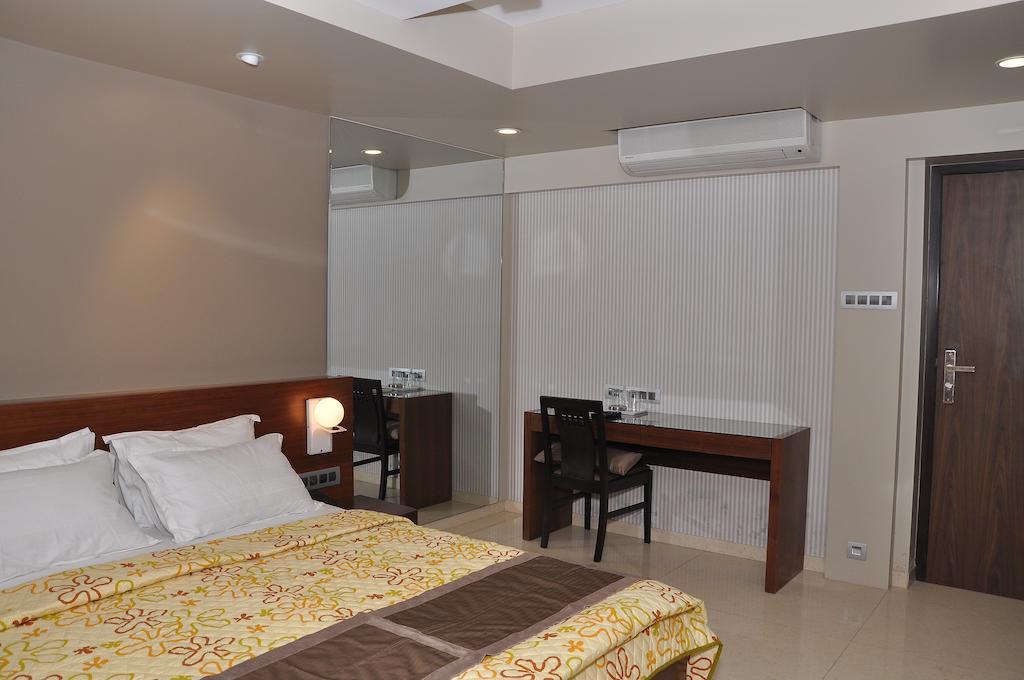 Hotel Imperial Executive, Andheri Мумбаї Екстер'єр фото